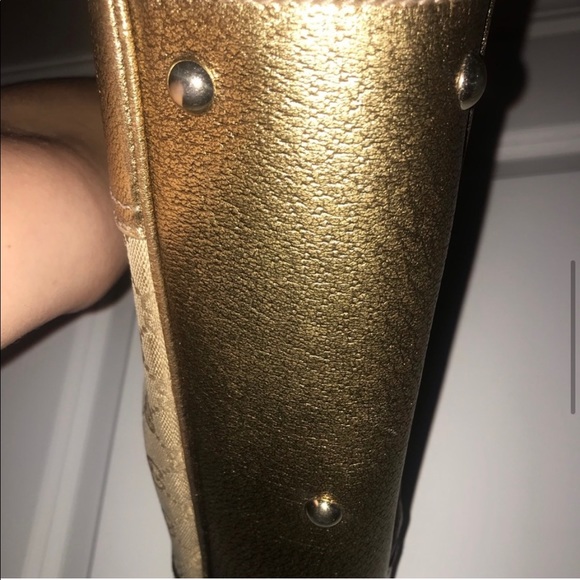 GUCCI SPECIAL $100.00 MORE MARKDOWN!!Authentic GUCCI metallic gold shoulder bag - Picture 7 of 16